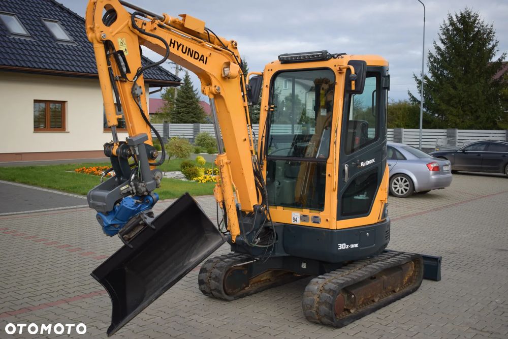 Hyundai R30 ROTOTILT - 8
