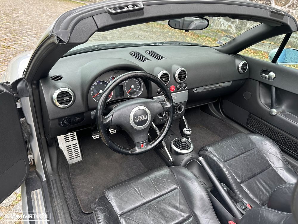 Audi TT Roadster 1.8 T S-line - 32