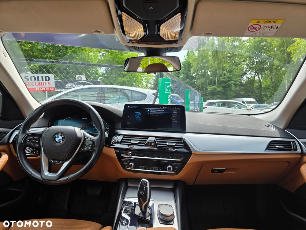 BMW Seria 5 520e Luxury Line - 15