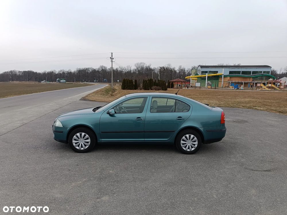 Skoda Octavia 1.6 Elegance - 3