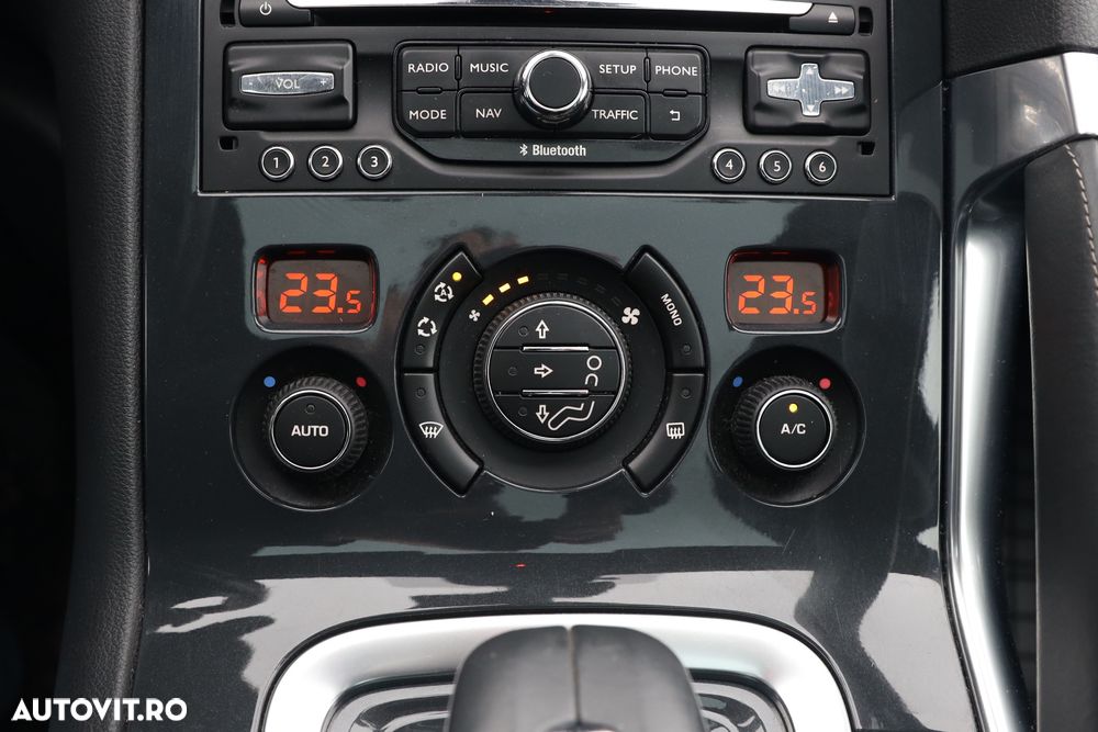 Peugeot 3008 HYbrid4 2.0 HDI FAP ETG + Electric - 24