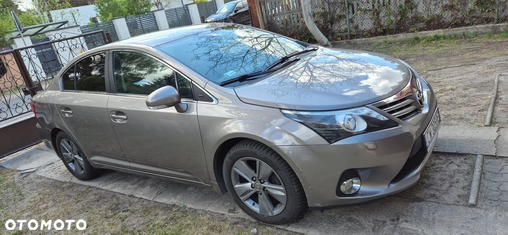 Toyota Avensis 1.8 Premium - 3