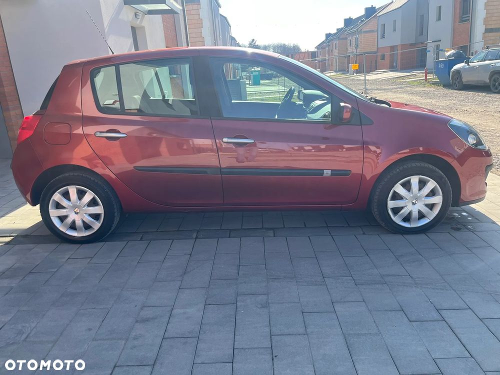 Renault Clio 1.2 16V 75 Expression - 7