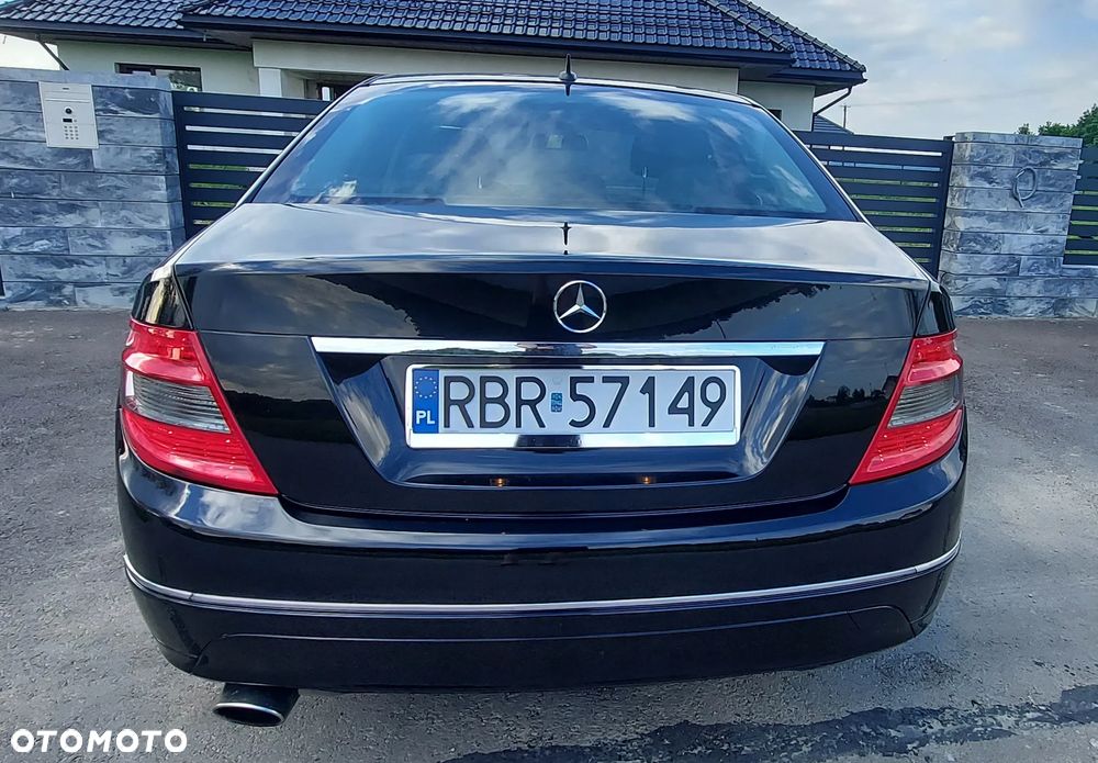 Mercedes-Benz Klasa C 200 CGI Automatik BlueEFFICIENCY Avantgarde - 11