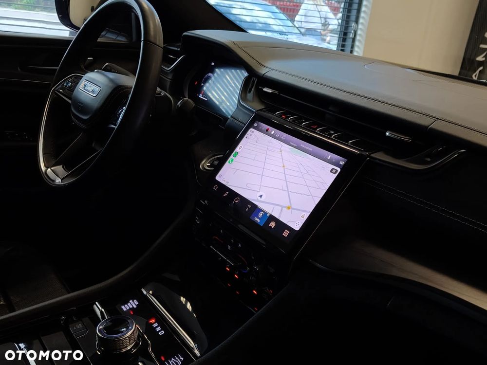 Jeep Grand Cherokee - 17