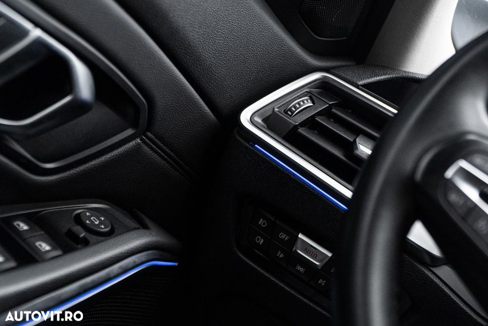 BMW Seria 3 318i Aut. Sport Line - 28