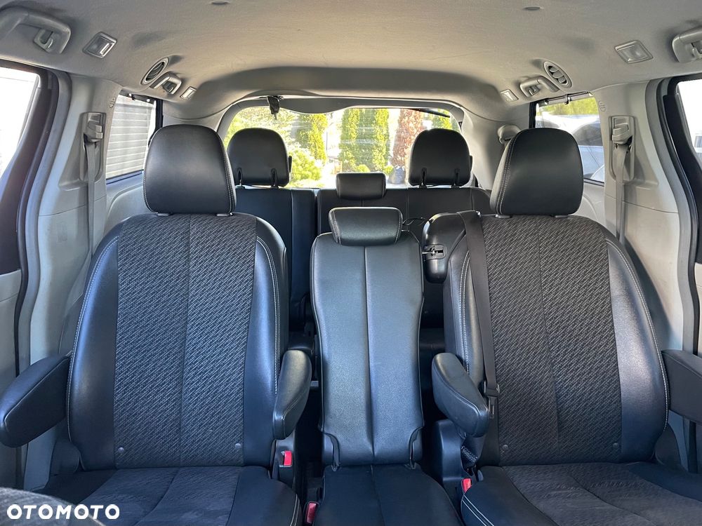 Toyota Sienna 3.5 V6 SE - 12