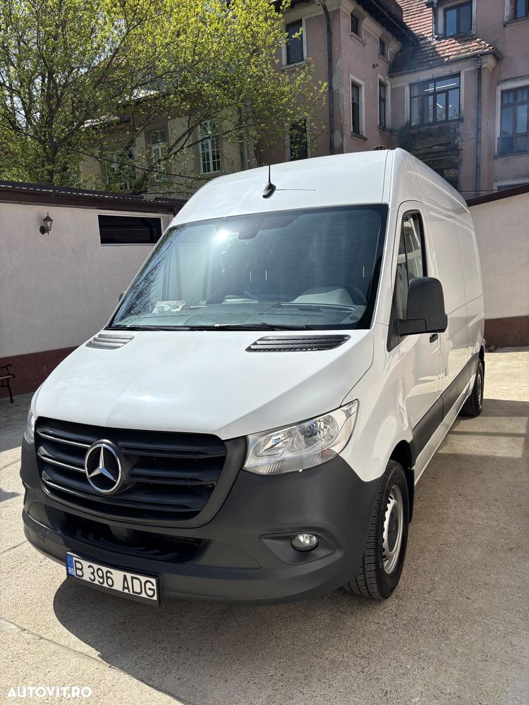 Mercedes-Benz Sprinter - 2
