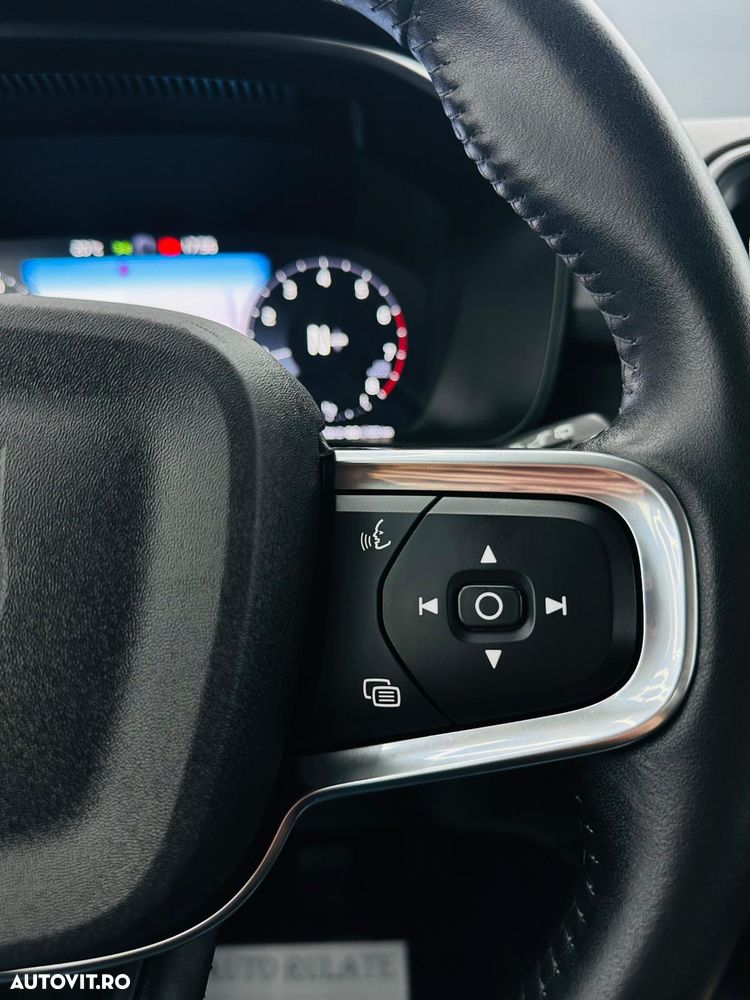 Volvo XC 40 T2 Momentum Core - 31