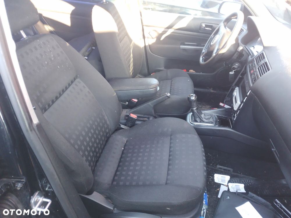 VW BORA   1.9 TDI AUY, AJM   BŁOTNIK PRAWY LEWY PRZÓD LO41/L041 - 29