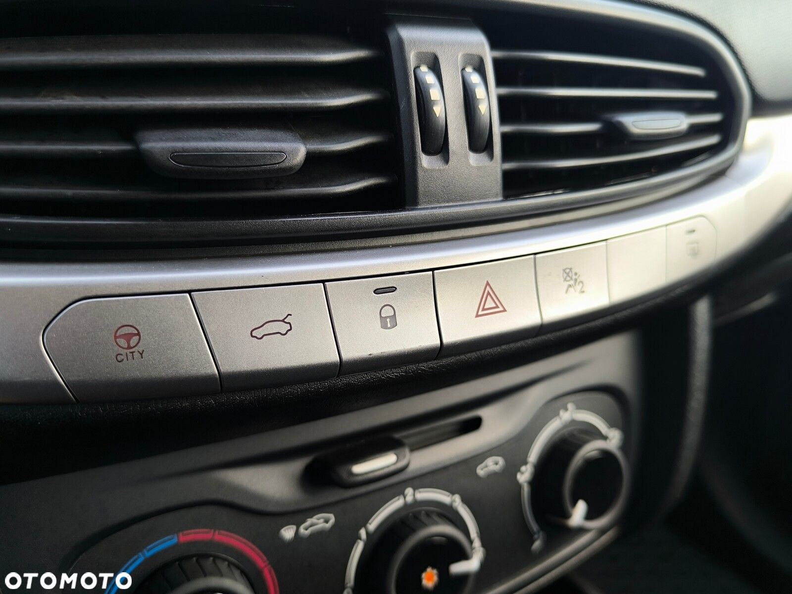 Fiat Tipo 1.4 16v Lounge EU6d - 13