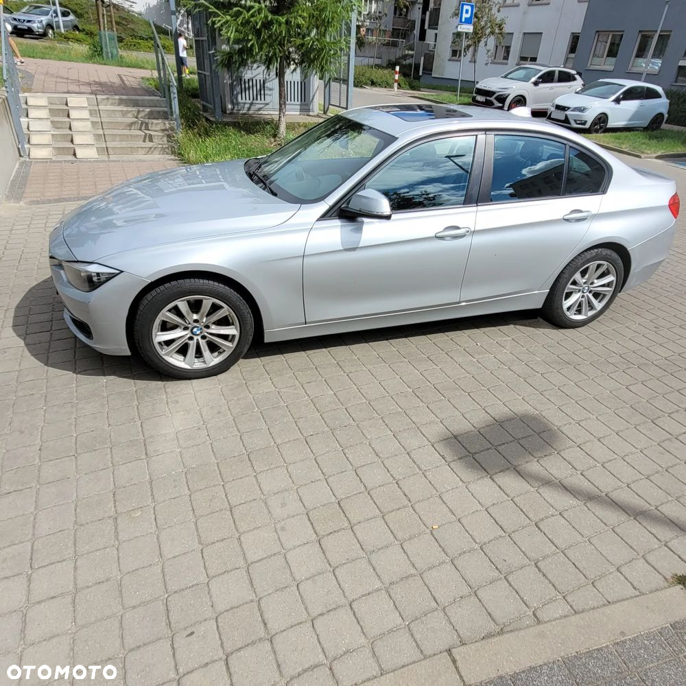 BMW Seria 3 328i xDrive - 11