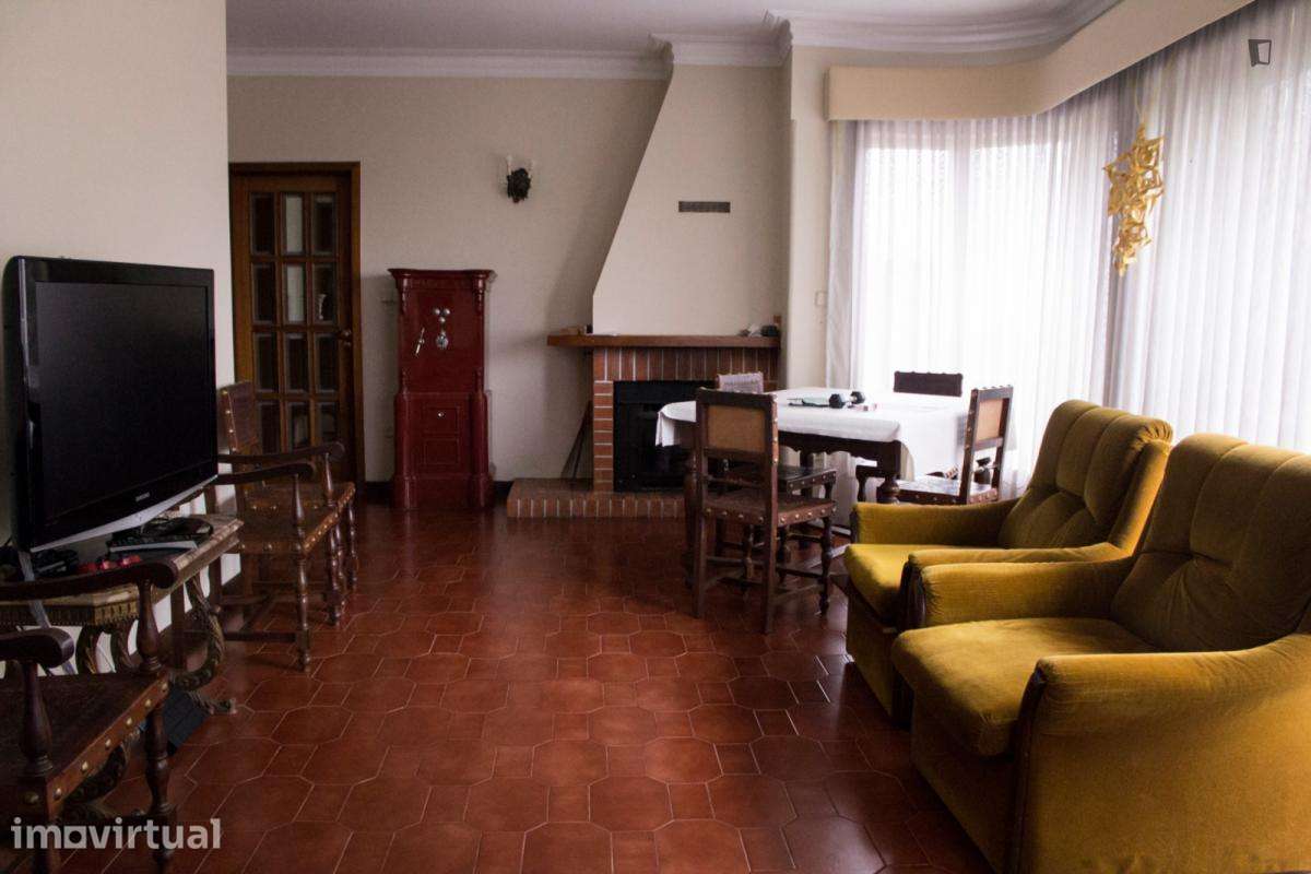 Quarto - localizado em São Mamede de Infesta Porto - Grande imagem: 5/21