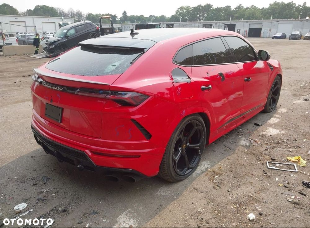 Lamborghini Urus - 7