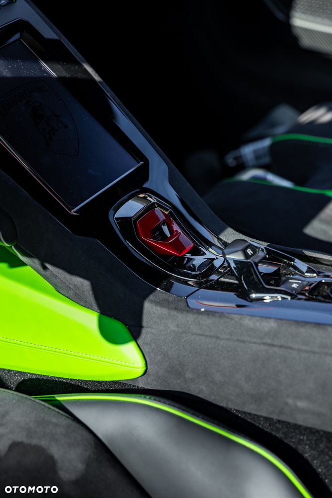 Lamborghini Huracan - 36