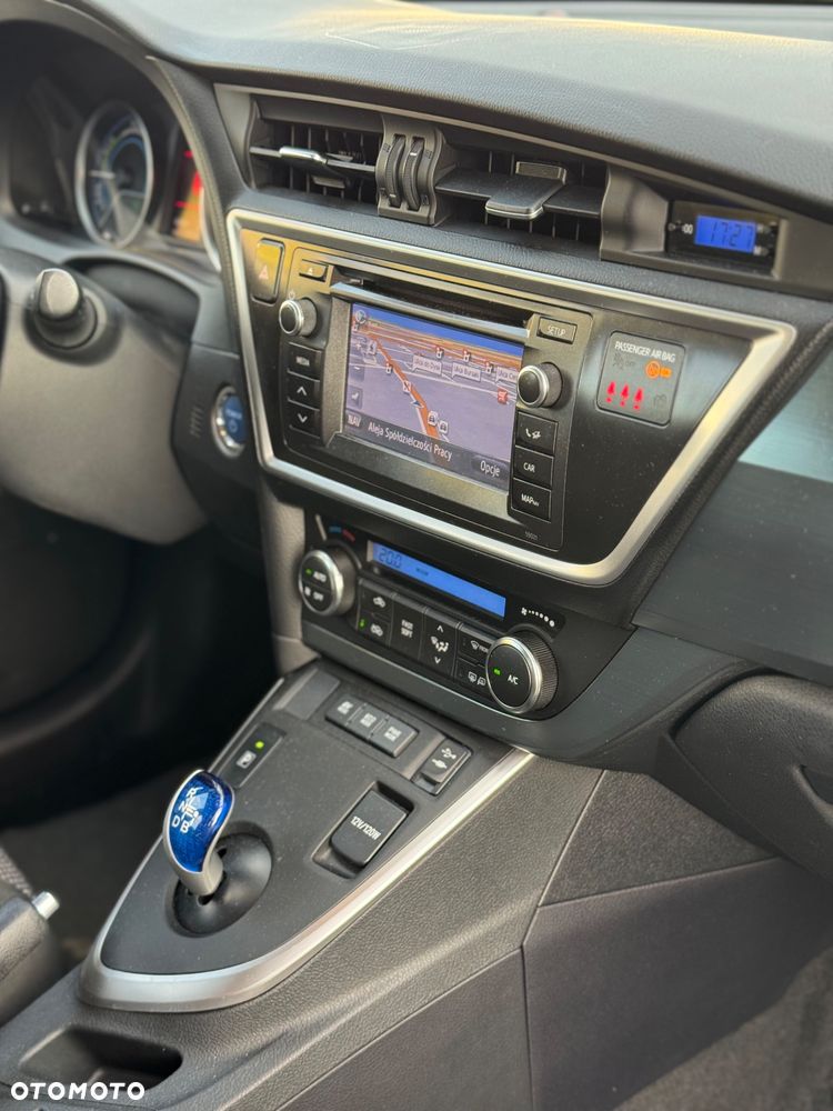 Toyota Auris 1.8 HSD Luna - 17