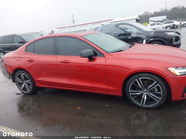 Volvo S60 T5 R-Design - 11