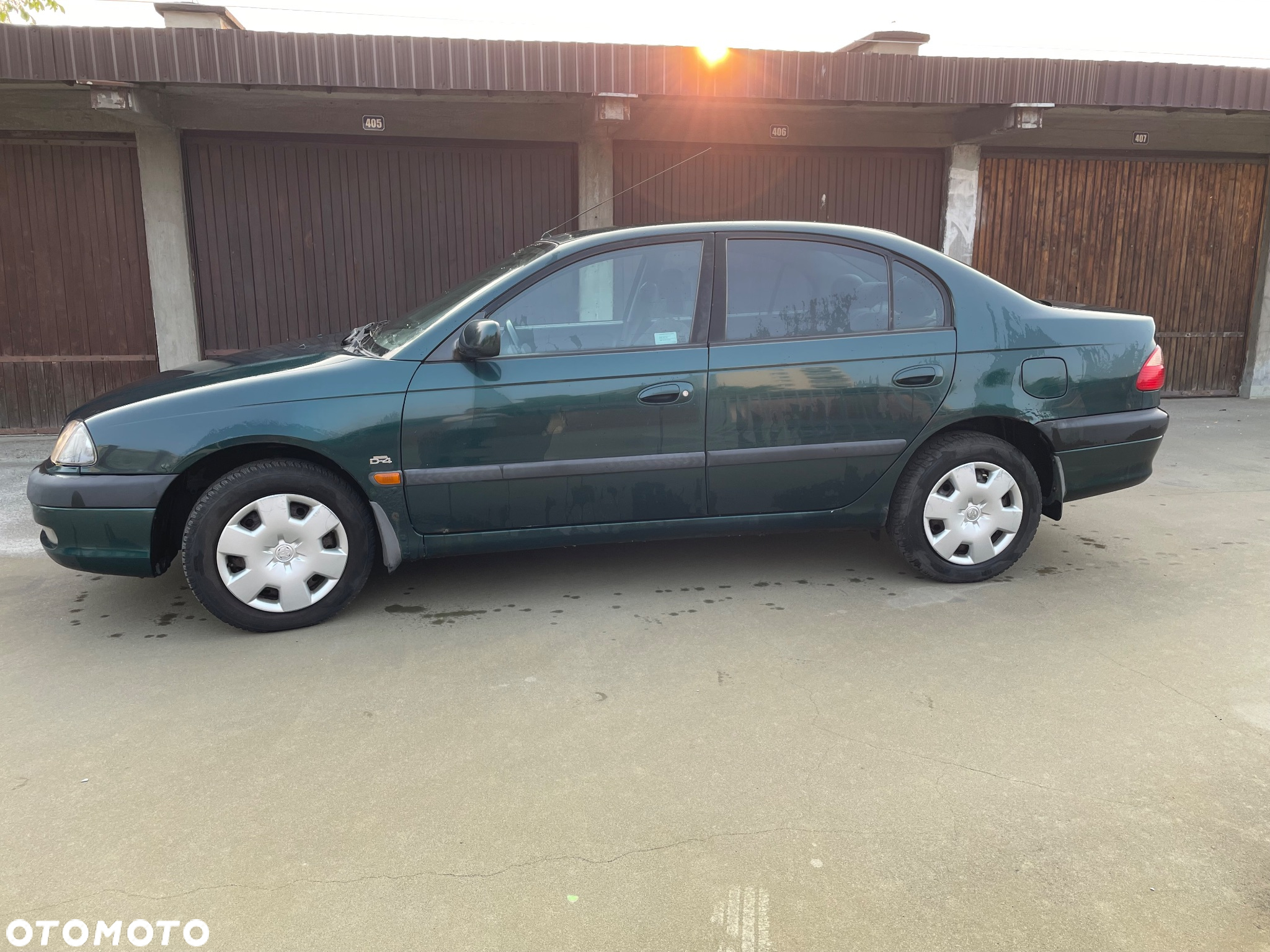 Toyota Avensis 2.0 VVT-i Sol - 3