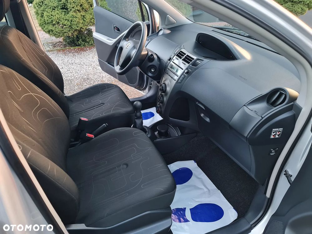 Toyota Yaris - 16