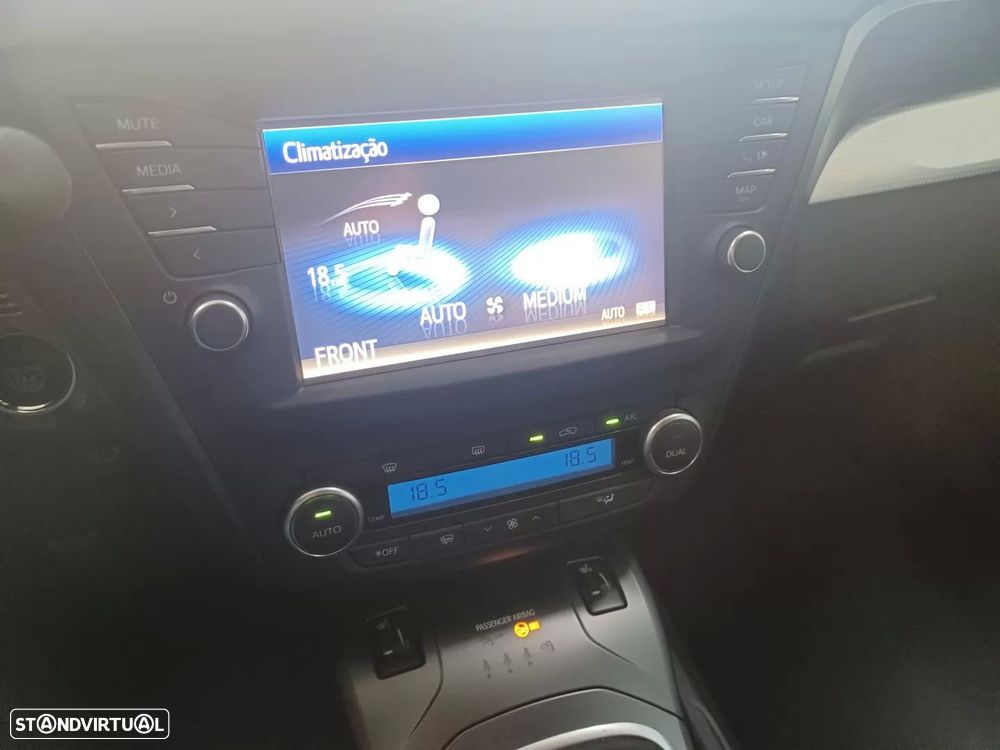 Toyota Avensis Touring Sports 1.6 D-4D Edition-S - 18