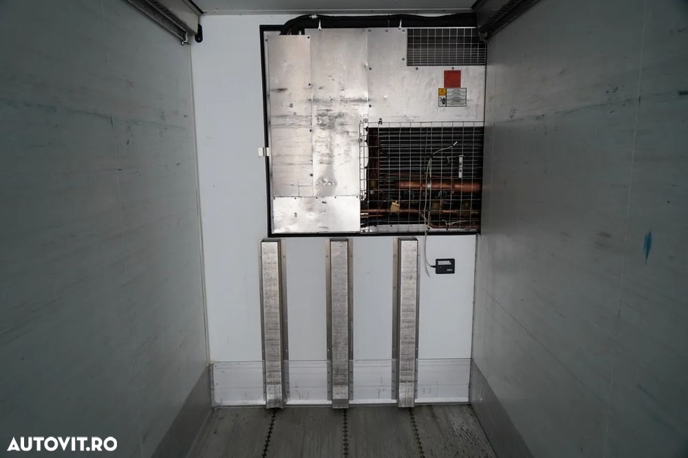 Schmitz Cargobull REFRIGERAT / THERMO KING SLX SPECTRUM / City liner / 1 axă / 11,3 M / MULTITEMPERATURĂ / DHOLLANDIA LIFT / SAF - 18