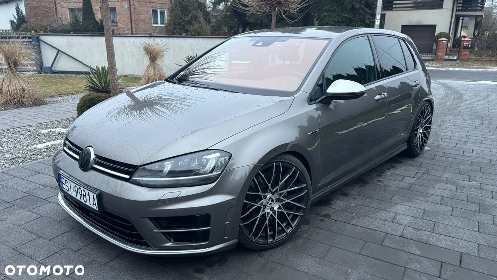 Volkswagen Golf - 22