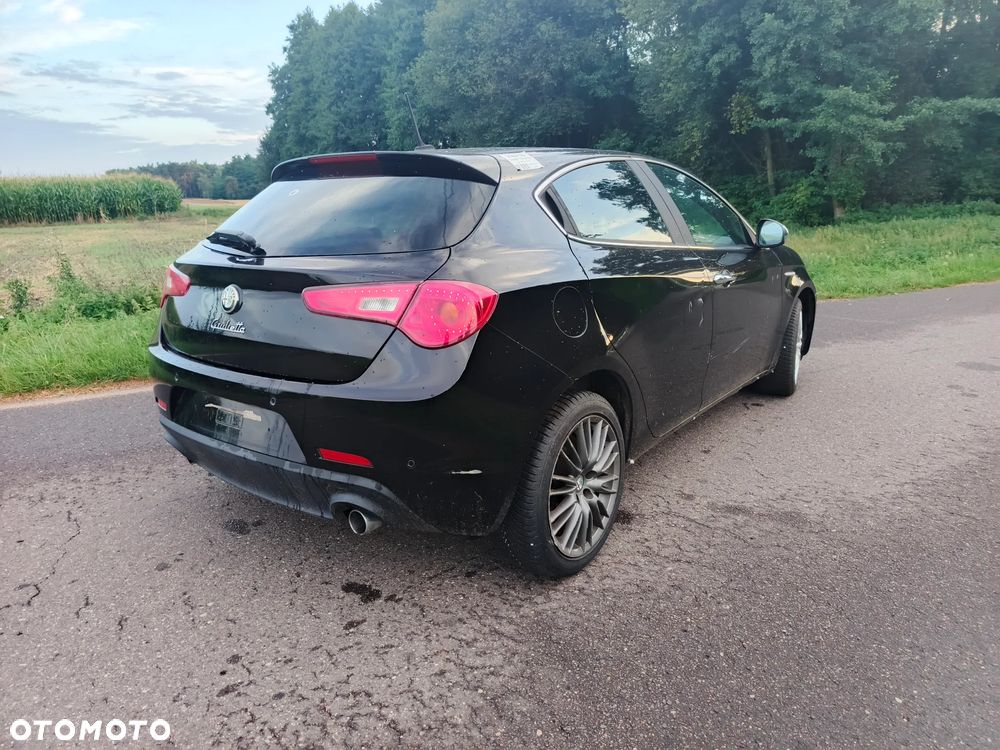 Alfa Romeo Giulietta 2.0 JTDM 16V - 6