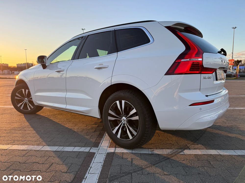 Volvo XC 60 D4 Momentum Pro - 2