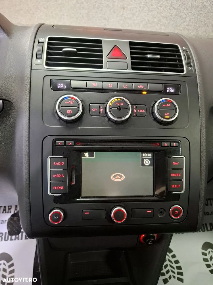 Volkswagen Touran 1.6 TDI BlueMotion Technology Highline - 11