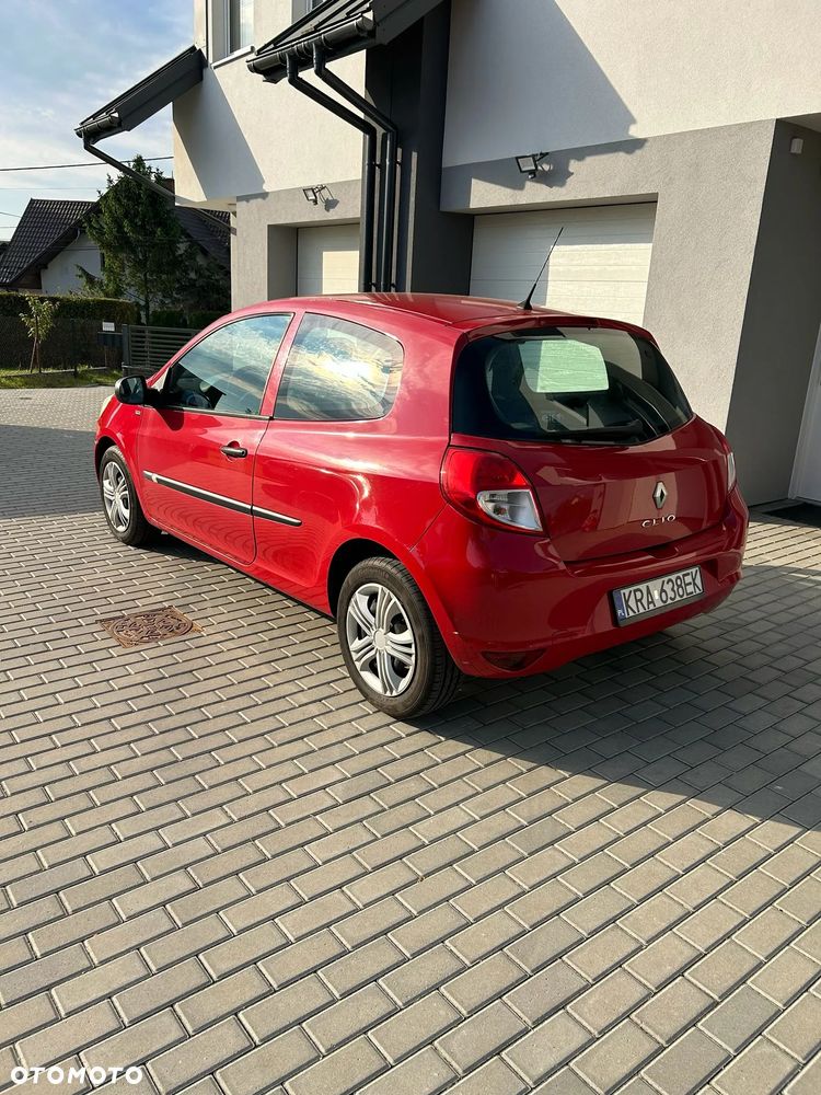 Renault Clio 1.2 16V 75 Expression - 5