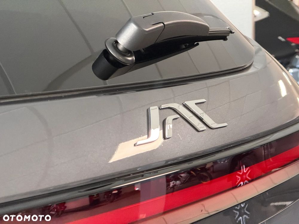 JAC JS8 - 7