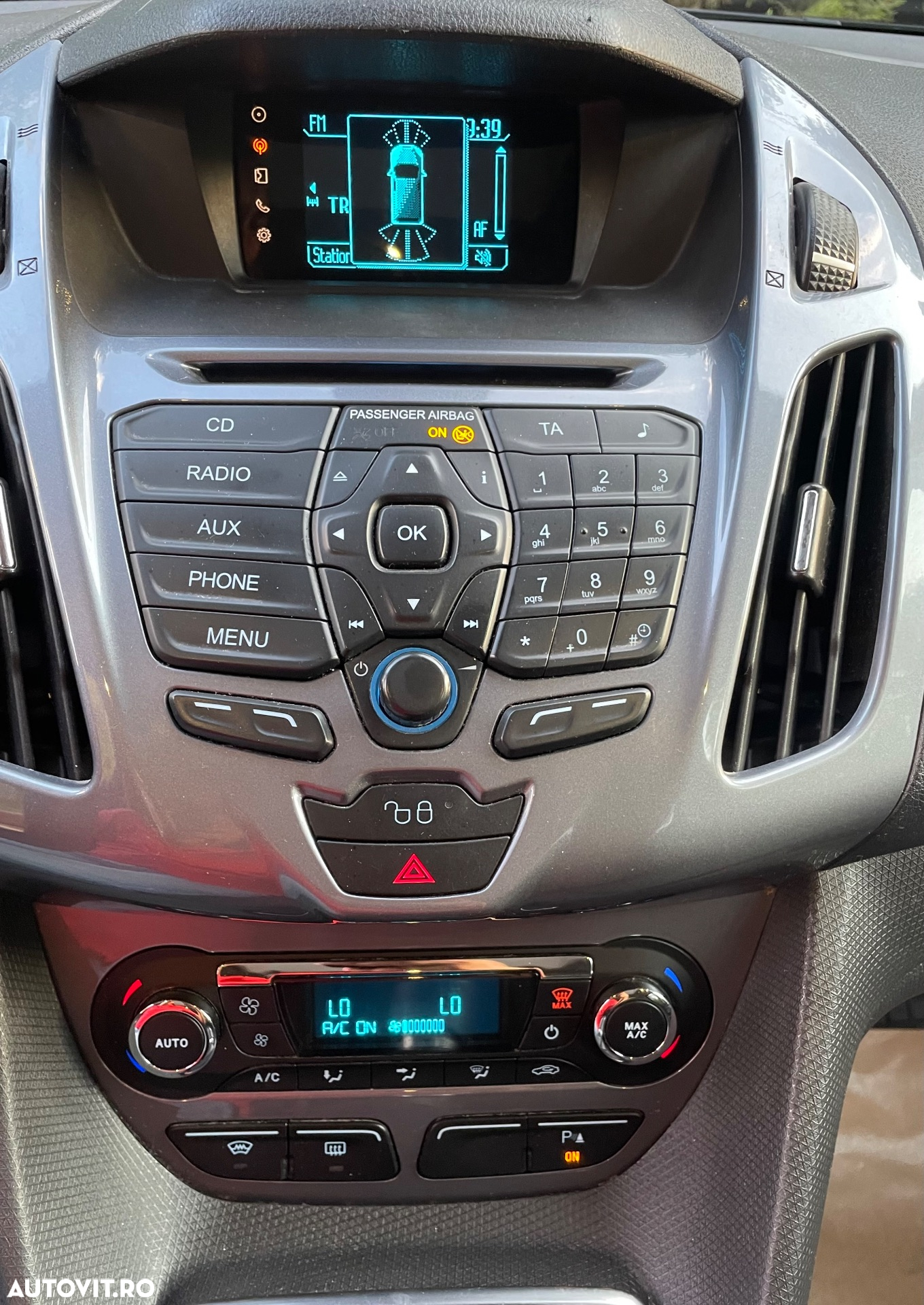 Ford Tourneo Connect 1.6 TDCi Start-Stop Titanium - 32