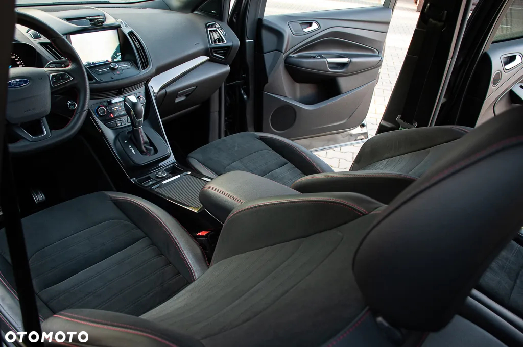 Ford Kuga 2.0 EcoBoost 4x4 ST-Line - 23