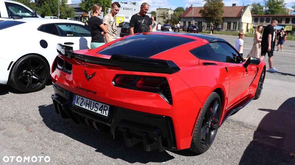Chevrolet Corvette - 10