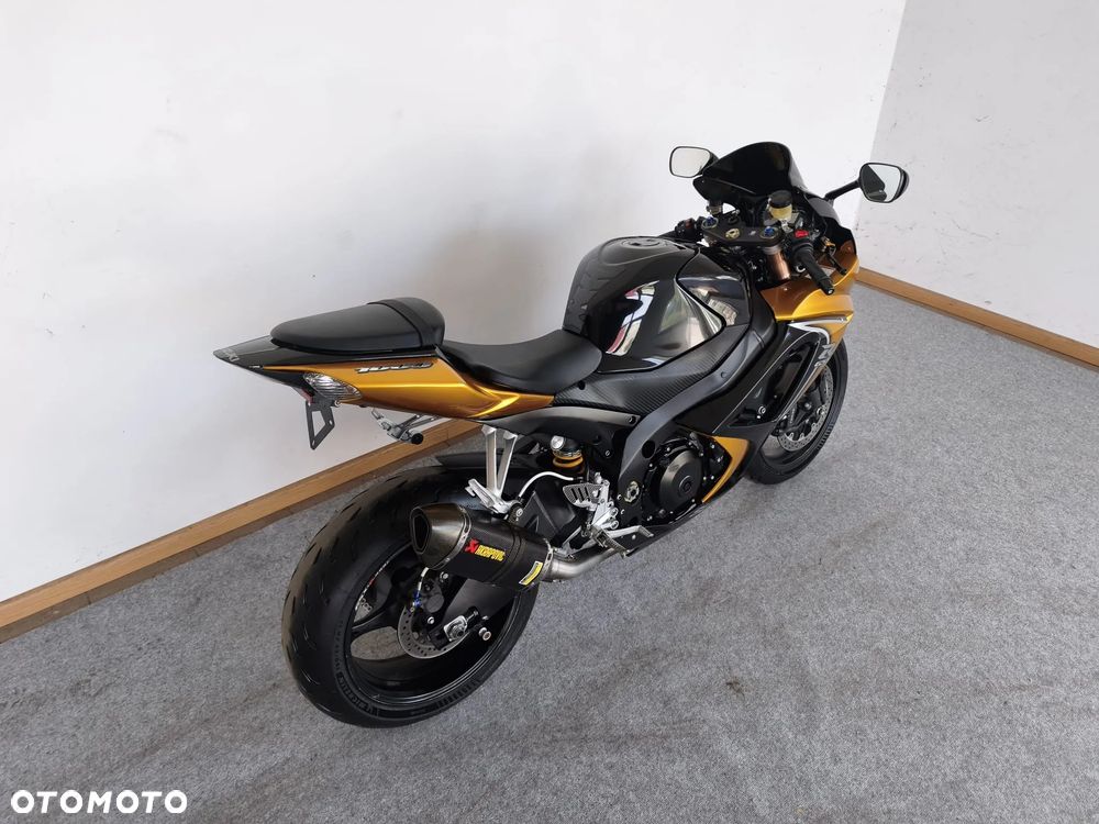 Suzuki GSX-R - 6