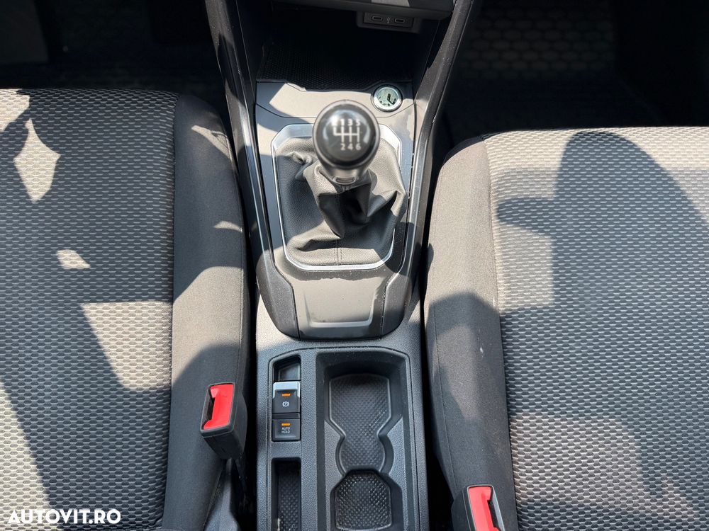 Volkswagen T-Roc - 19