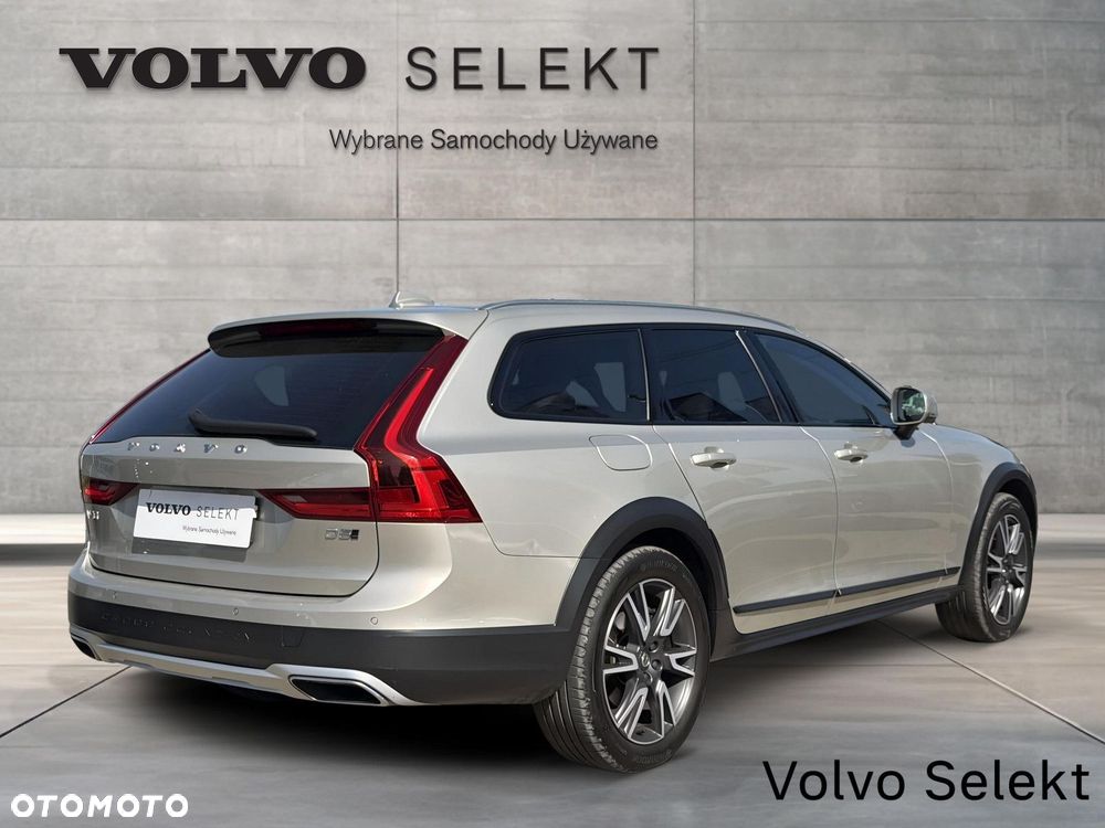 Volvo V90 Cross Country - 7