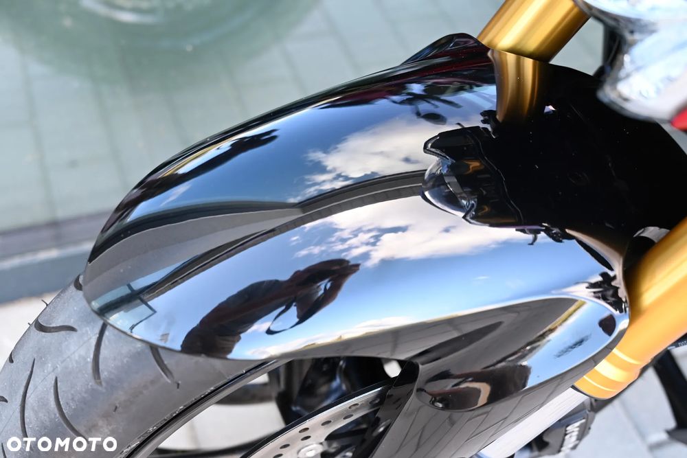 Suzuki GSX 1000 - 19
