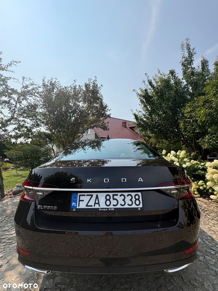 Skoda Superb 2.0 TDI SCR L&K DSG - 4