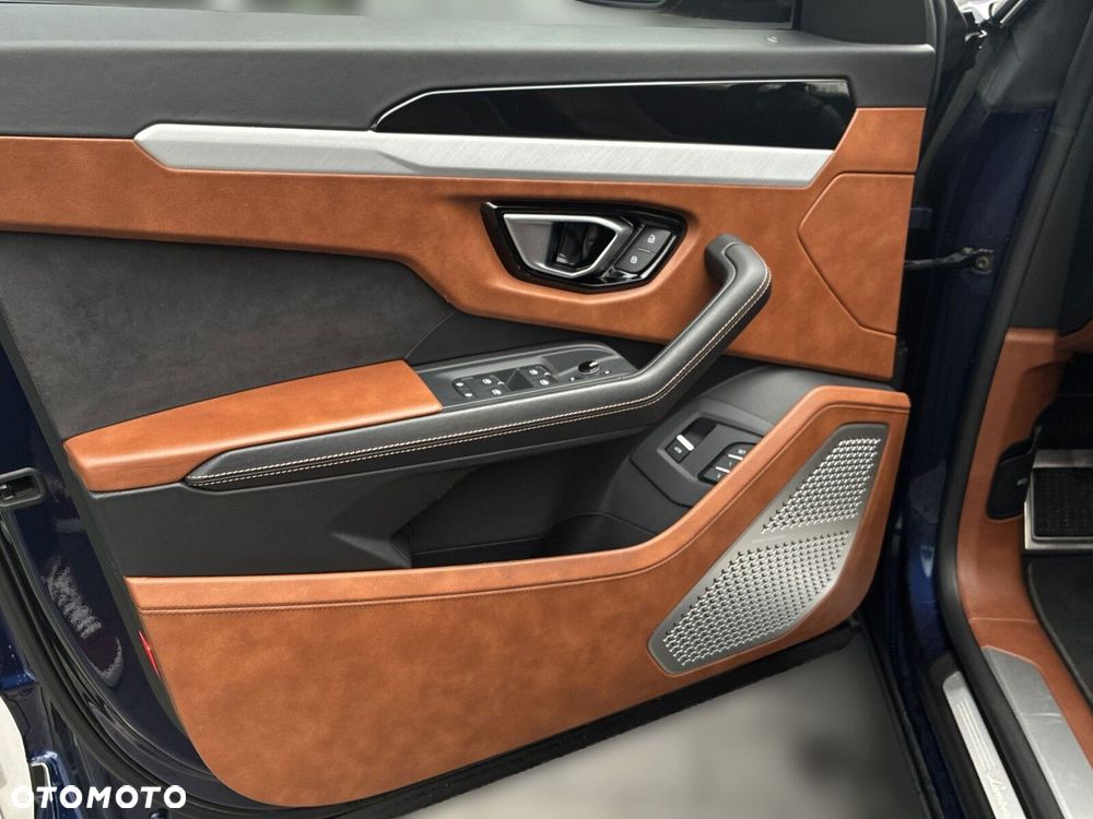 Lamborghini Urus - 7