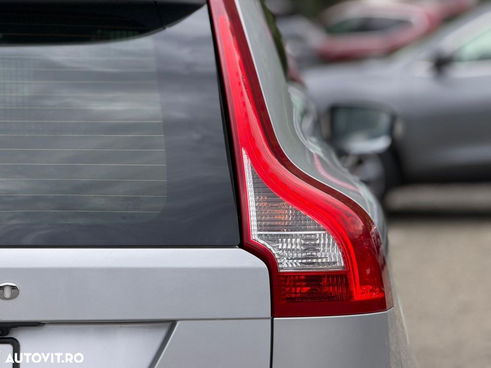 Volvo XC 60 D5AWD Ocean Race - 9