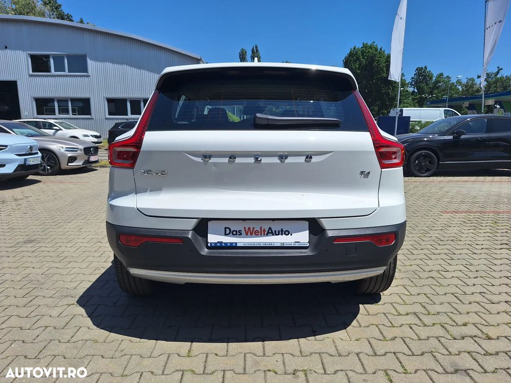 Volvo XC 40 T4 Geartronic Momentum Pro - 12