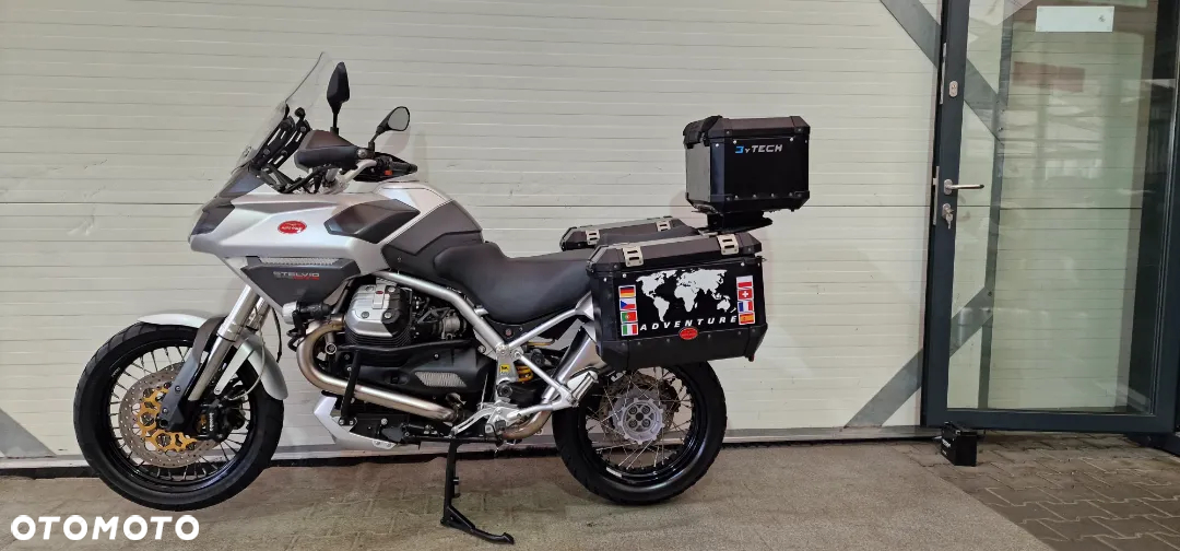 Moto Guzzi Stelvio - 2