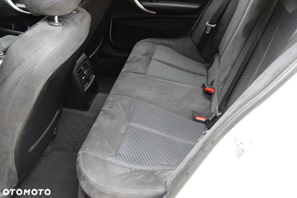 BMW Seria 1 120d xDrive BluePerformance Sport Line - 25