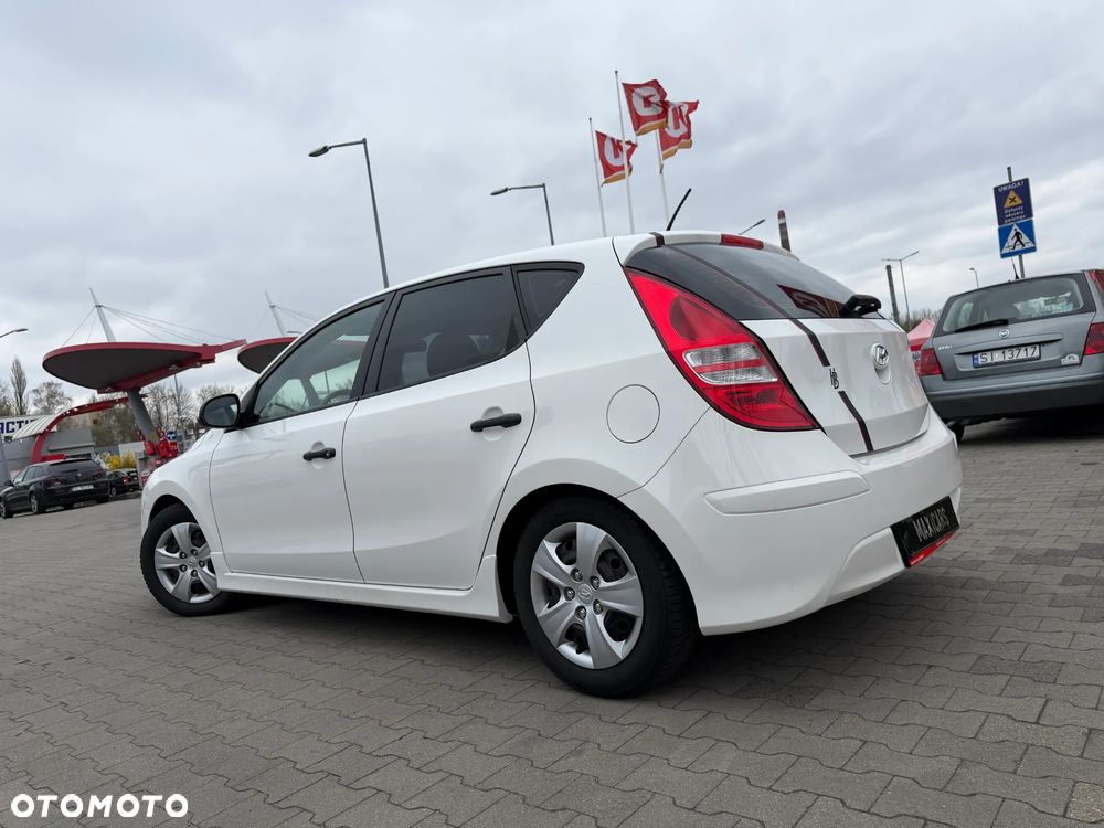 Hyundai i30 1.4 Comfort - 13