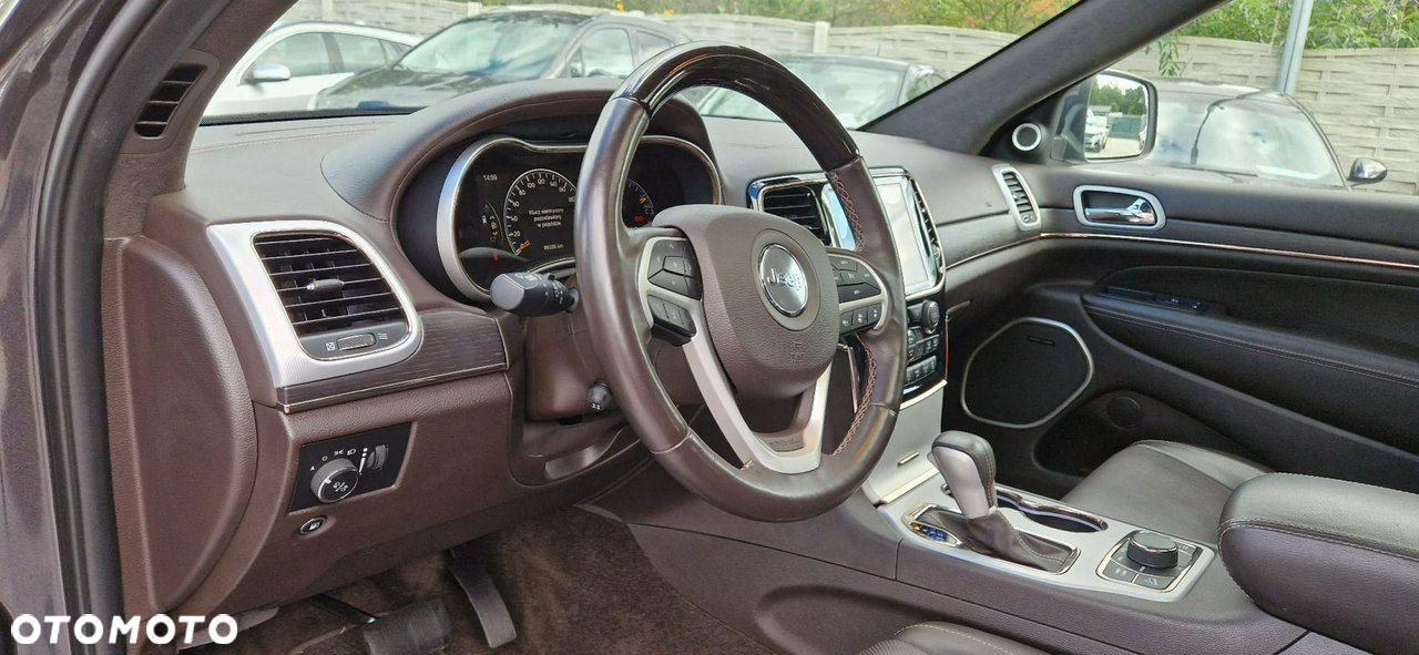 Jeep Grand Cherokee - 37