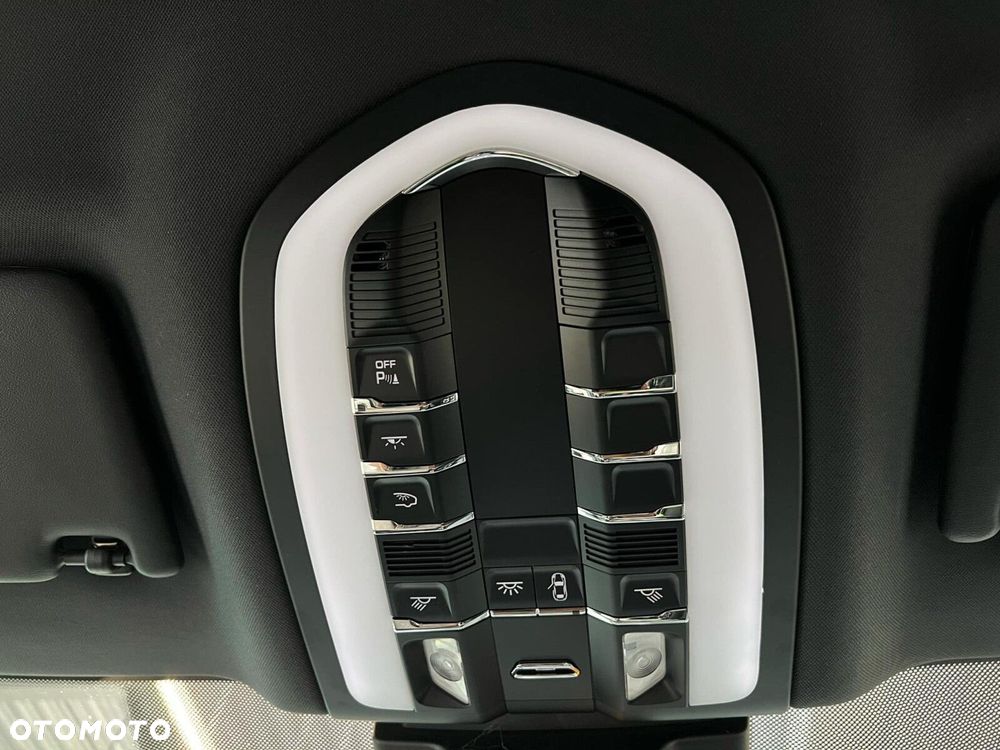 Porsche Macan T - 23