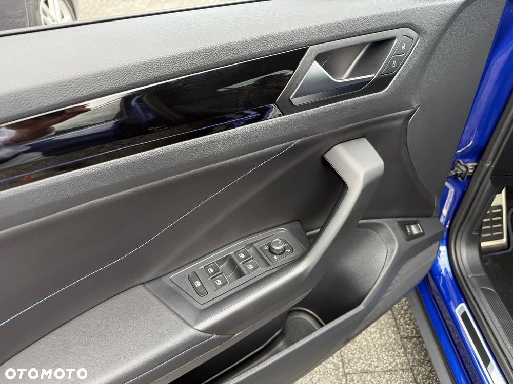Volkswagen T-Roc - 15