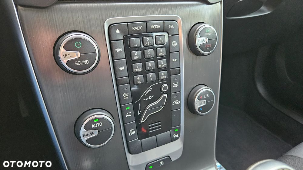 Volvo V40 D4 Drive-E Momentum - 20