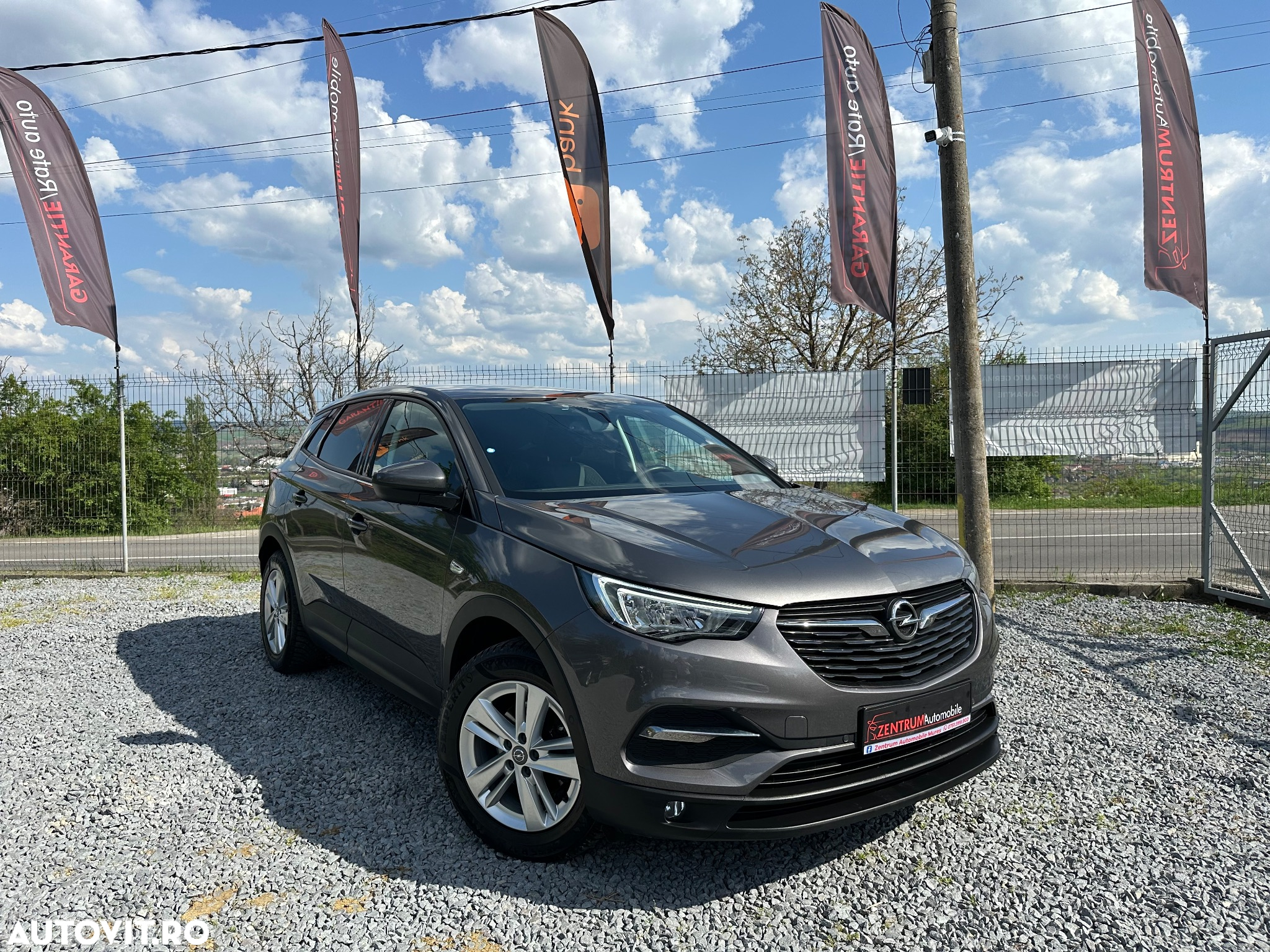 Opel Grandland X 1.5 D Start/Stop Business Elegance - 2